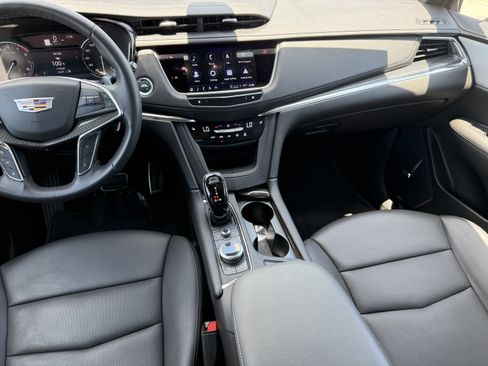 Certified 2023 Cadillac XT5 Sportv w/ LPO, Floor Liner Package AWD/4WD image 15