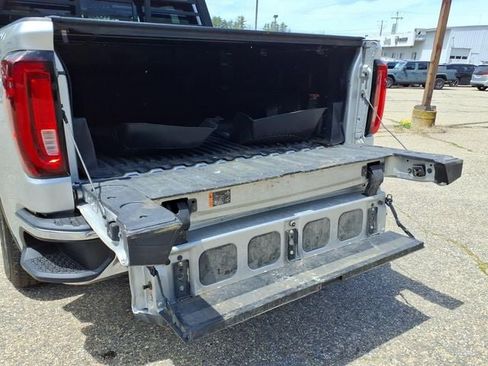 Used 2019 GMC Sierra 1500 SLT w/ SLT Premium Package AWD/4WD image 14