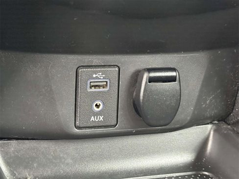 Used 2017 Nissan Rogue S image 8