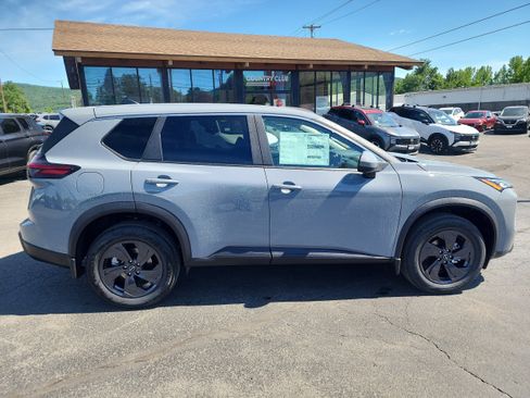 New 2026 Nissan Rogue SV AWD/4WD image 9