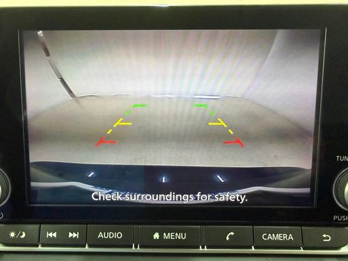 Used 2024 Nissan Rogue S FWD image 25