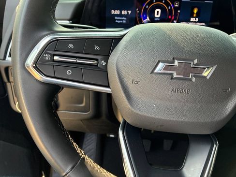 Used 2025 Chevrolet Suburban Z71 AWD/4WD image 24