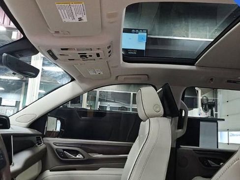 Used 2021 GMC Yukon Denali w/ Advanced Technology Package image 11