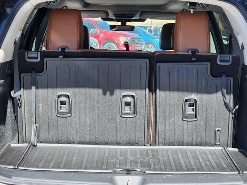 Used 2025 Nissan Pathfinder Platinum image 13