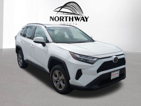 Used 2023 Toyota RAV4 XLE w/ Convenience Package AWD/4WD image 1