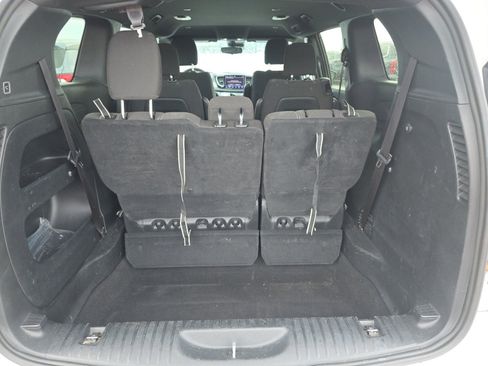 Used 2023 Chrysler Pacifica Touring FWD image 15