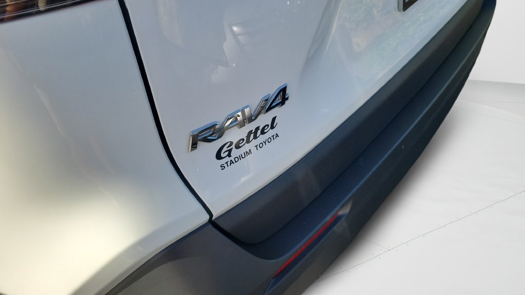 Used 2025 Toyota RAV4 XLE w/ Convenience Package FWD image 6