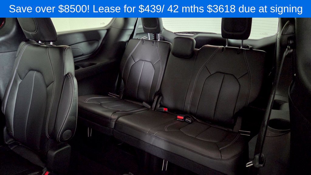 New 2026 Chrysler Pacifica Select FWD image 31