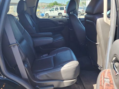 Used 2014 GMC Yukon Denali AWD/4WD image 8