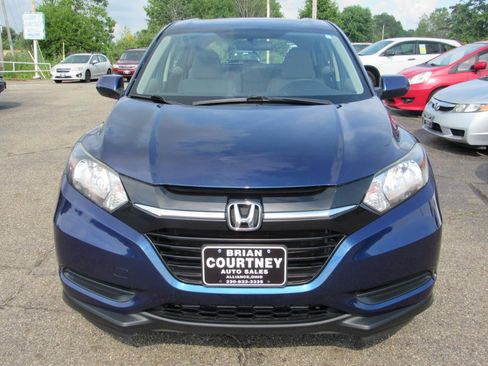Used 2017 Honda HR-V LX image 3