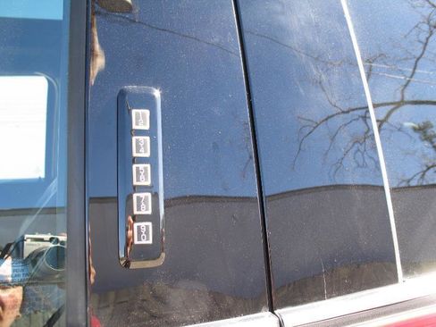 Used 2017 Ford F150 Platinum w/ Equipment Group 701A Luxury image 82