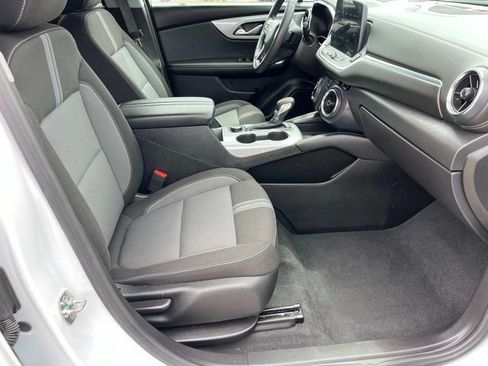 Used 2025 Chevrolet Blazer LT FWD image 24