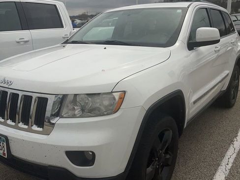 Used 2013 Jeep Grand Cherokee Laredo image 1