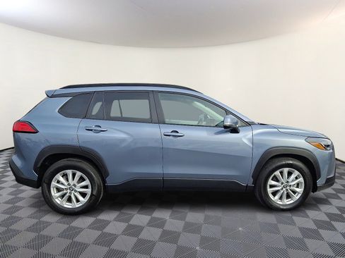 Certified 2023 Toyota Corolla Cross LE image 7