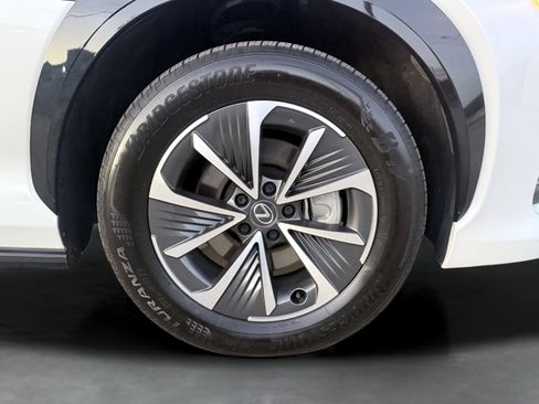 Used 2025 Lexus RZ 450e image 11