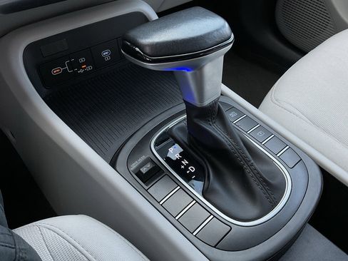 Used 2025 Hyundai Kona SEL image 34