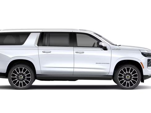 New 2026 Chevrolet Suburban High Country image 3