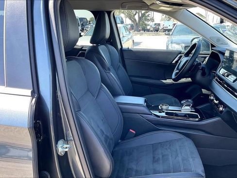 Used 2025 Mitsubishi Outlander SE image 30