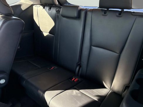 Used 2023 Toyota Highlander XLE image 21