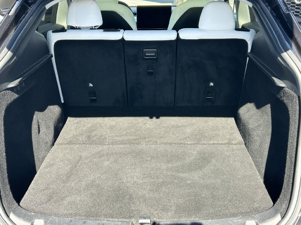 Used 2024 Tesla Model Y Long Range RWD image 12