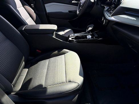 Used 2025 Chevrolet Trax LT image 20