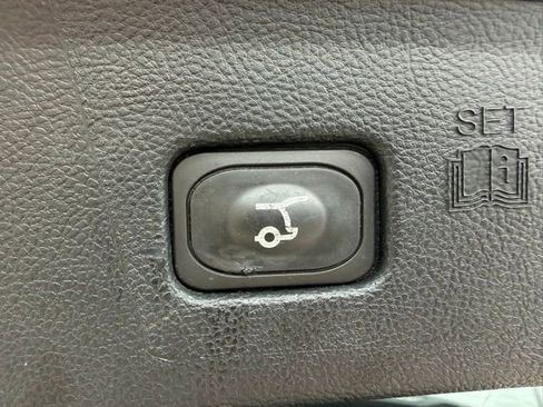Used 2024 Ford Edge Titanium AWD/4WD image 30