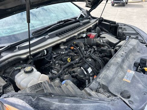 Used 2019 Ford Edge Titanium w/ Equipment Group 301A AWD/4WD image 38