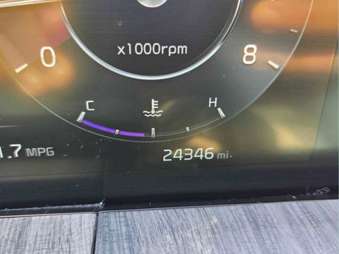 Used 2024 Kia Telluride SX w/ Towing Package image 28