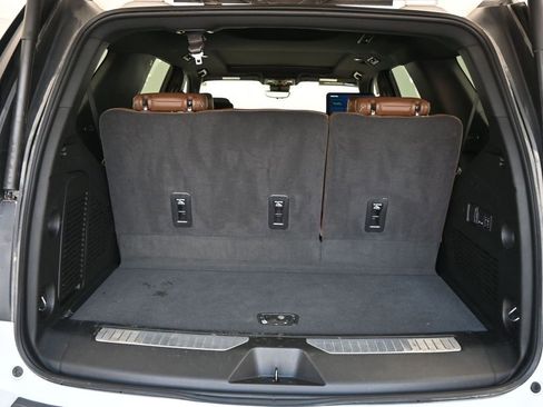 Used 2024 Chevrolet Tahoe High Country w/ Advanced Technology Package image 12