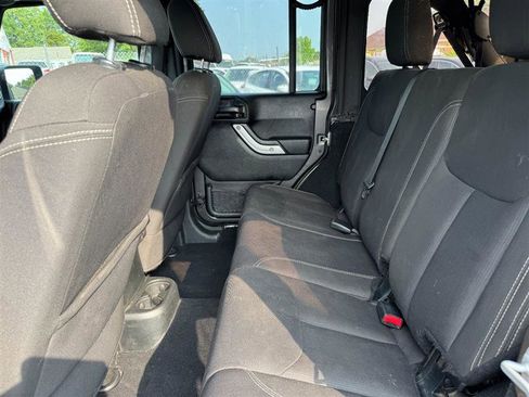 Used 2017 Jeep Wrangler Unlimited Sahara w/ Connectivity Group image 24