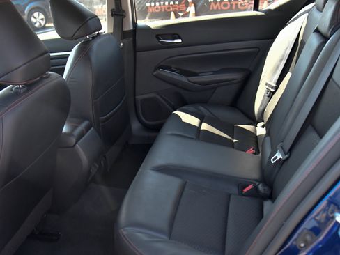 Used 2024 Nissan Altima 2.5 SR FWD image 32