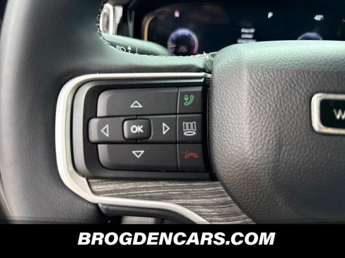 Used 2022 Jeep Wagoneer Series III w/ Convenience Group I image 5