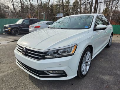 Used 2018 Volkswagen Passat 2.0T SE