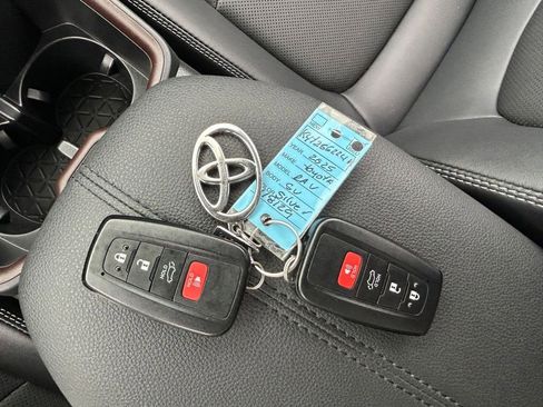 Used 2025 Toyota RAV4 Limited AWD/4WD image 23