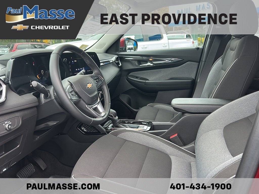 Used 2024 Chevrolet TrailBlazer LT w/ LT Cold Weather Package FWD image 14