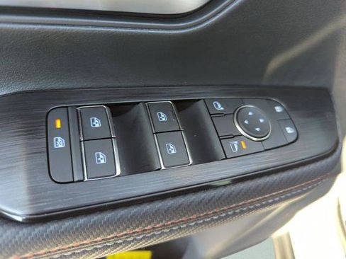 Certified 2025 Nissan Kicks SR FWD image 25