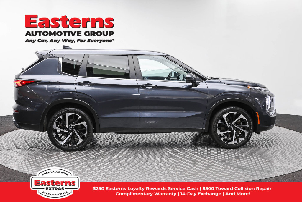 Used 2024 Mitsubishi Outlander SE AWD/4WD image 5