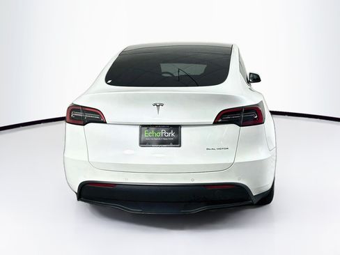 Used 2022 Tesla Model Y Long Range AWD/4WD image 7