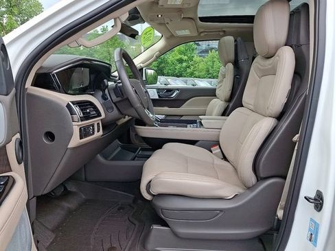 Used 2024 Lincoln Navigator L Reserve AWD/4WD image 13