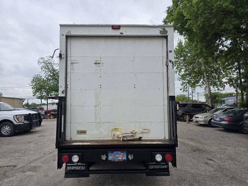 Used 2016 Chevrolet Express 3500 RWD image 6