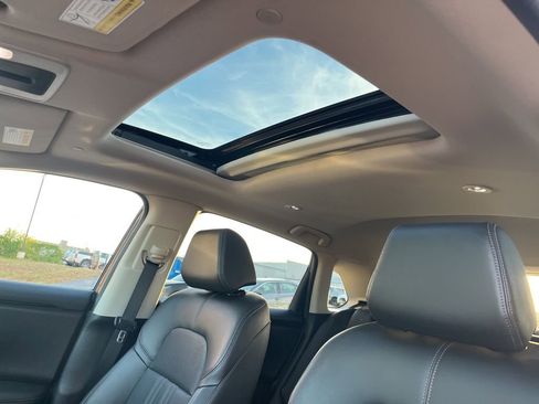 Used 2023 Honda HR-V EX-L image 82