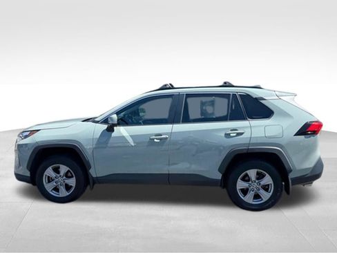 Used 2022 Toyota RAV4 XLE w/ Convenience Package AWD/4WD image 2