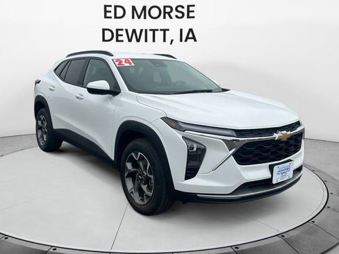 Used 2024 Chevrolet Trax LT FWD image 7