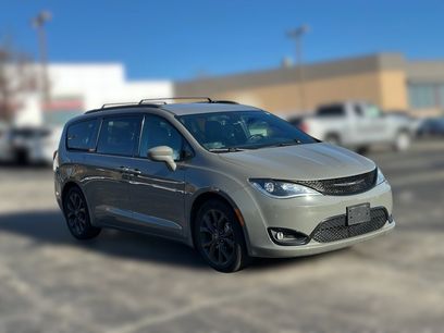 Certified 2020 Chrysler Pacifica Touring-L w/ S Appearance Package