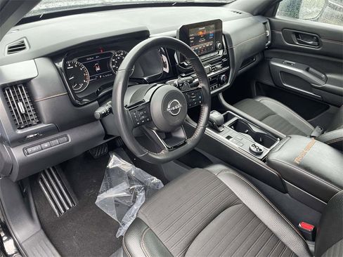 Used 2023 Nissan Pathfinder Rock Creek image 14