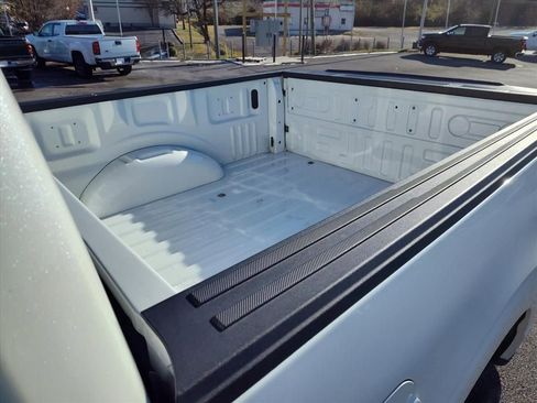 Used 2022 Ford F150 Lariat image 10