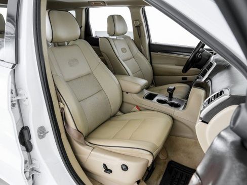 Used 2015 Jeep Grand Cherokee Overland RWD image 32