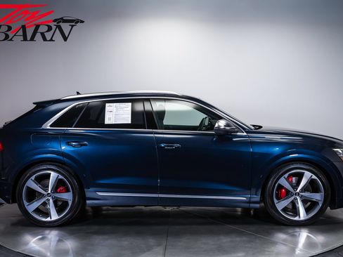 Used 2024 Audi SQ8 Prestige AWD/4WD image 6