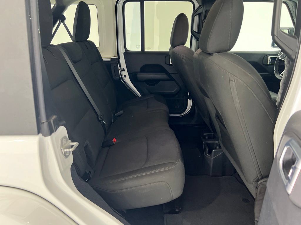 Used 2020 Jeep Wrangler Unlimited Sahara AWD/4WD image 23