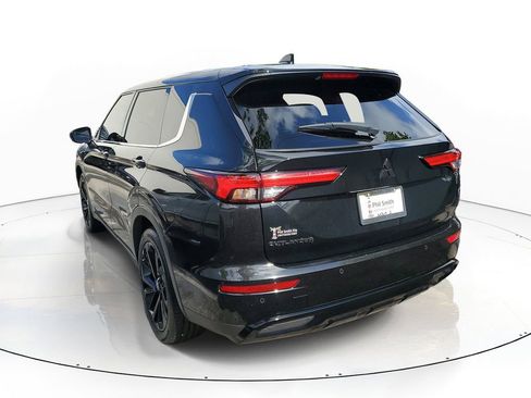 Used 2024 Mitsubishi Outlander SE Black Edition FWD image 3